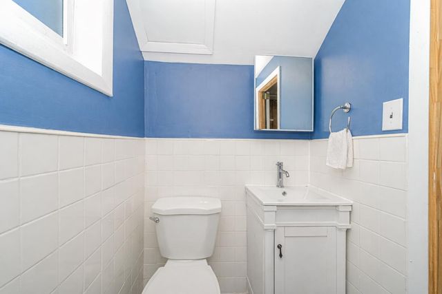 72 10th Street, New York City, NY 10306