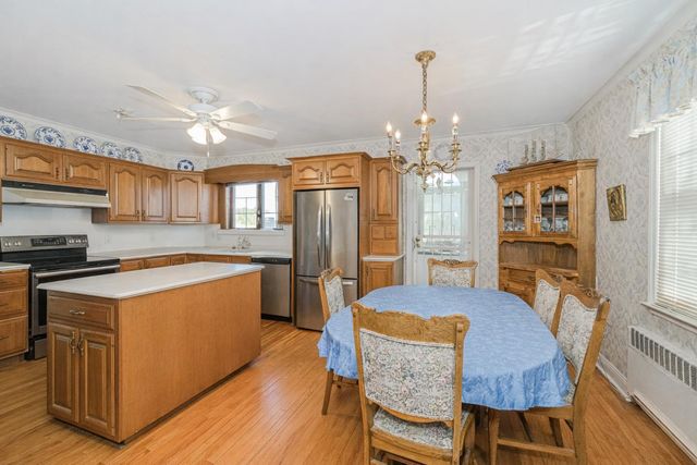 72 10th Street, New York City, NY 10306