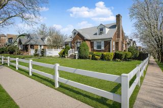 72 10th Street, New York City, NY 10306
