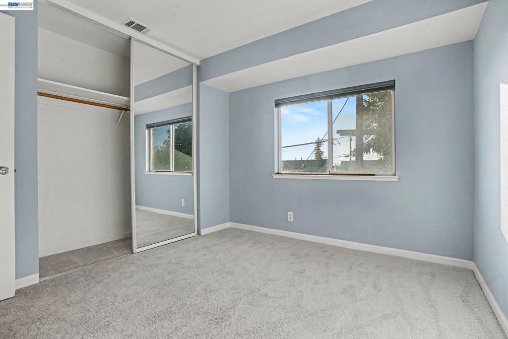 Image 11 of property listing at 148 Anderly Ct 6, Hayward, CA 94541