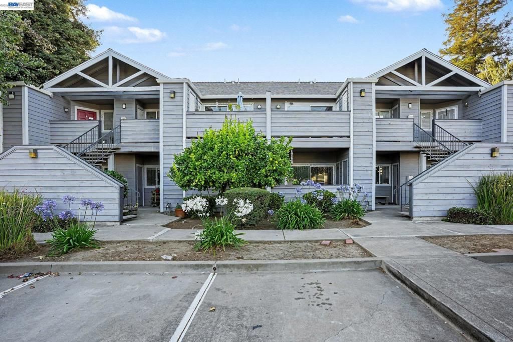 Image 14 of property listing at 148 Anderly Ct 6, Hayward, CA 94541