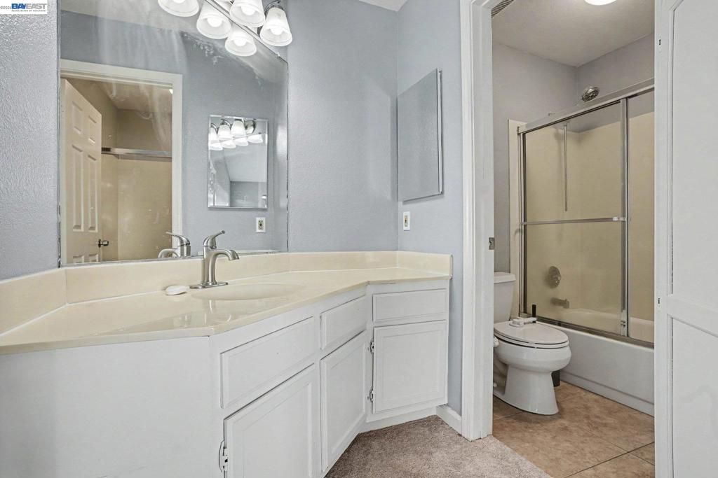 Image 8 of property listing at 148 Anderly Ct 6, Hayward, CA 94541