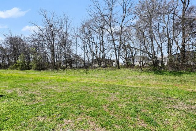 135 Alexander Blvd, Clarksville, TN 37040