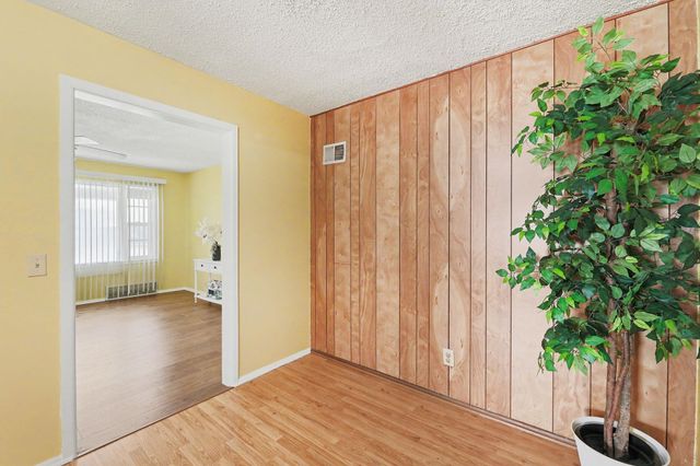 2449 N Derrick, Wichita, KS 67219