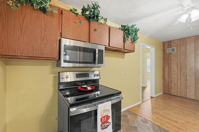 2449 N Derrick, Wichita, KS 67219