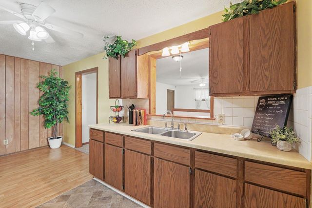 2449 N Derrick, Wichita, KS 67219