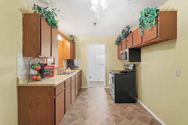 2449 N Derrick, Wichita, KS 67219