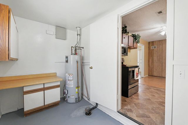 2449 N Derrick, Wichita, KS 67219