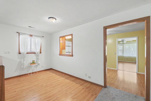 2449 N Derrick, Wichita, KS 67219