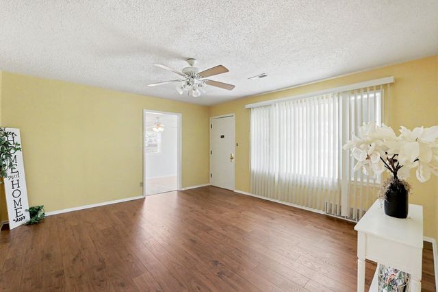 2449 N Derrick, Wichita, KS 67219