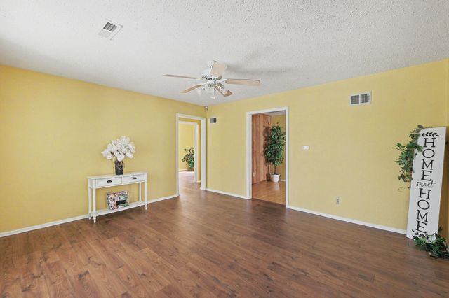 2449 N Derrick, Wichita, KS 67219