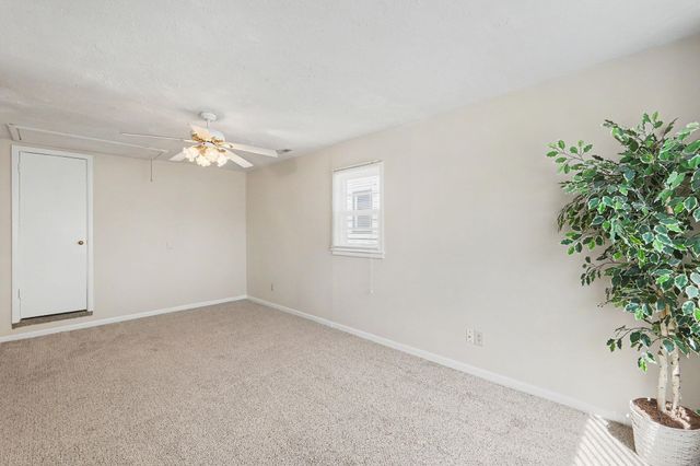 2449 N Derrick, Wichita, KS 67219