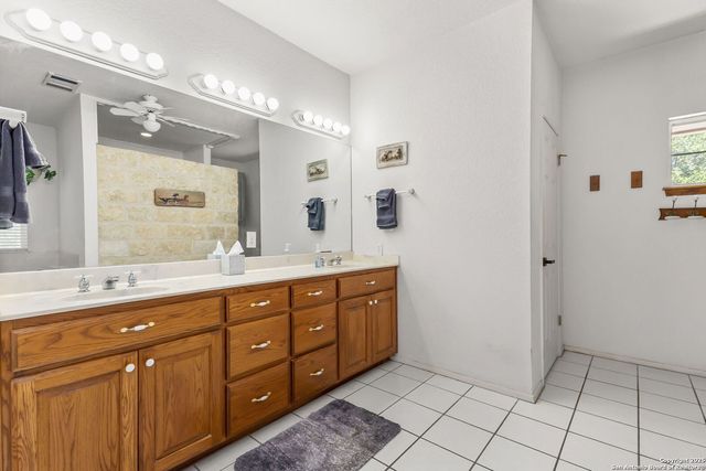 585 Fawnwood, New Braunfels, TX 78132