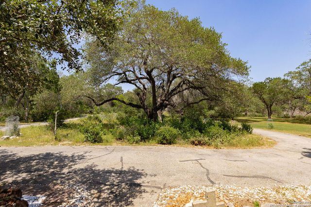 585 Fawnwood, New Braunfels, TX 78132