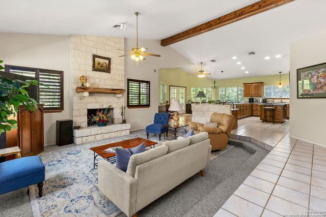 585 Fawnwood, New Braunfels, TX 78132