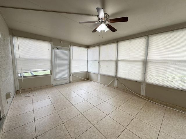 931 HUNTER LANE, Tarpon Springs, FL 34689