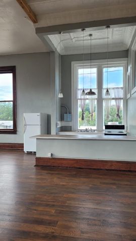 301 Main ST, Smithville, TX 78957