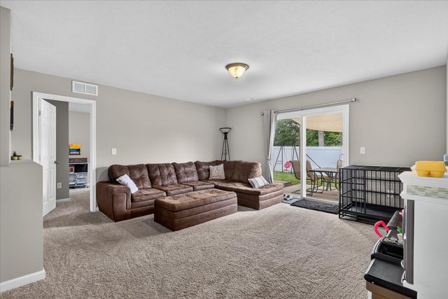 818 Strauss Court, Greenville, MI 48838