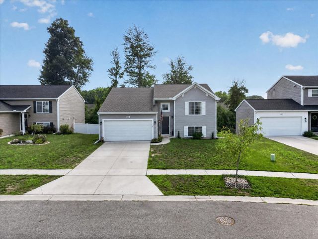 818 Strauss Court, Greenville, MI 48838