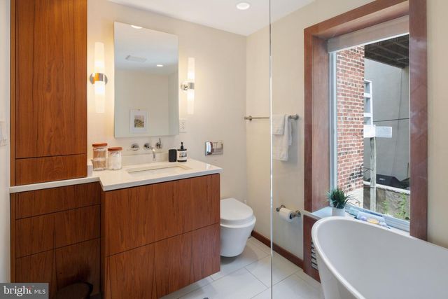 143 FITZWATER ST, Philadelphia, PA 19147