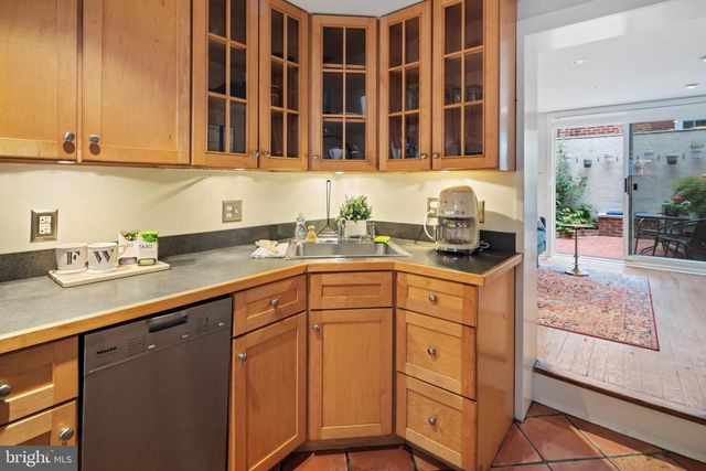 143 FITZWATER ST, Philadelphia, PA 19147