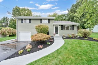 20 Robert Drive, South Windsor, CT 06074