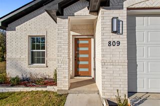 809 Truelove Street, Gainesville, TX 76240