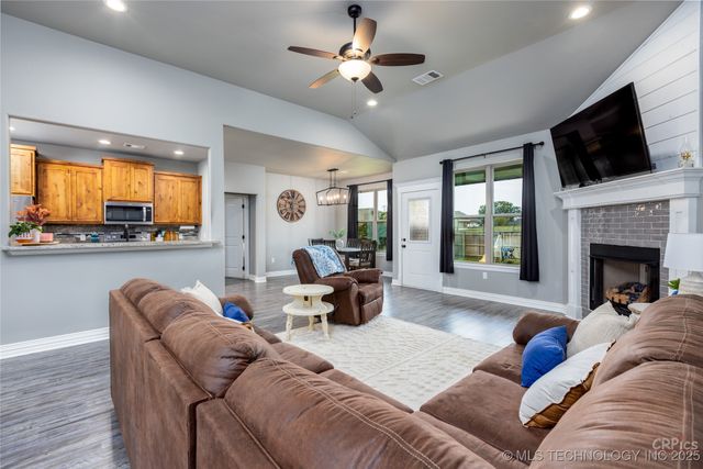 7245 Wilson Road, Durant, OK 74701