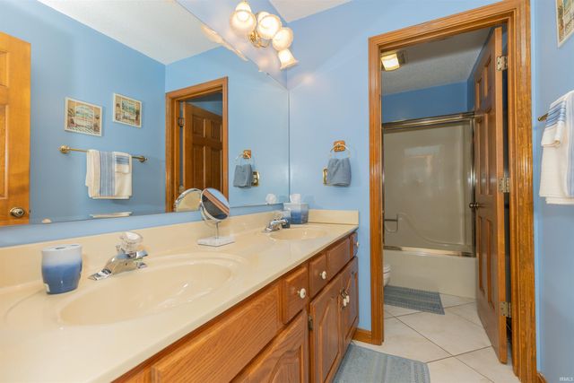 1531 Kings Bridge Road, Evansville, IN 47725