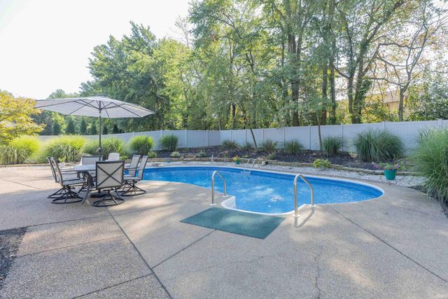 1531 Kings Bridge Road, Evansville, IN 47725