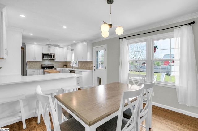 717 Richbourg Road, Greenville, SC 29615