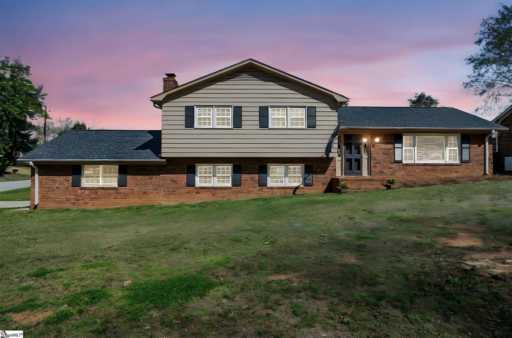 717 Richbourg Road, Greenville, SC 29615