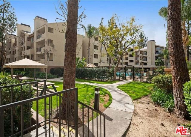 5510 Owensmouth Avenue 218, Woodland Hills (los Angeles), CA 91367