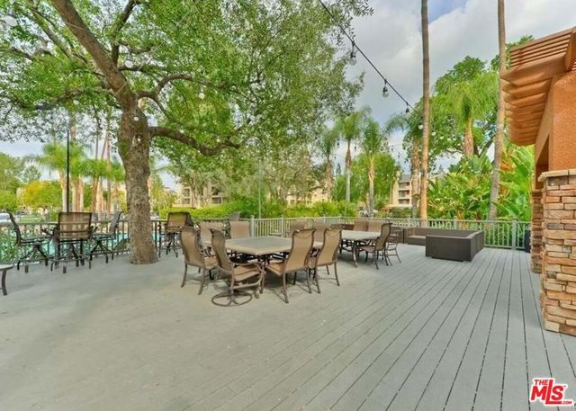 5510 Owensmouth Avenue 218, Woodland Hills (los Angeles), CA 91367