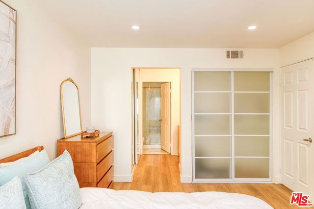 5510 Owensmouth Avenue 218, Woodland Hills (los Angeles), CA 91367