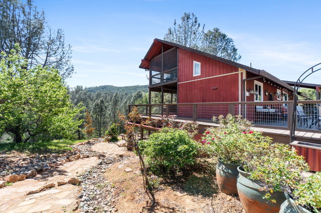 15553 Middletown Park Drive, Redding, CA 96001