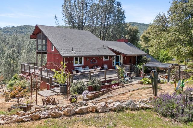 15553 Middletown Park Drive, Redding, CA 96001