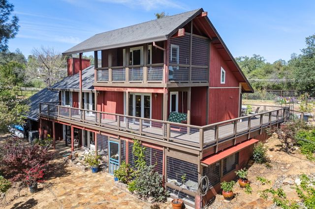 15553 Middletown Park Drive, Redding, CA 96001