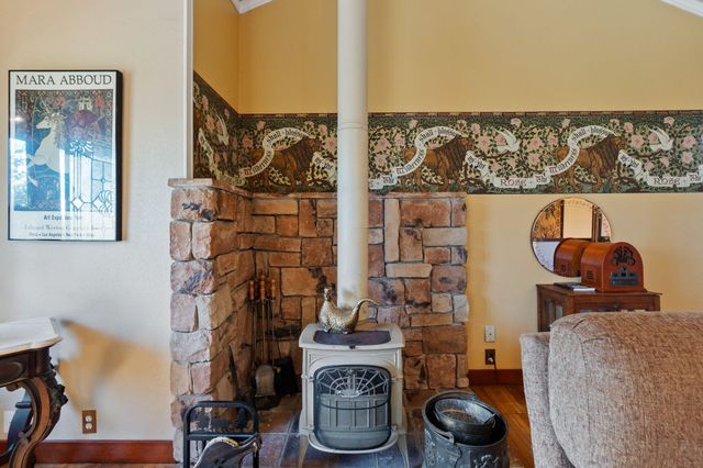 15553 Middletown Park Drive, Redding, CA 96001