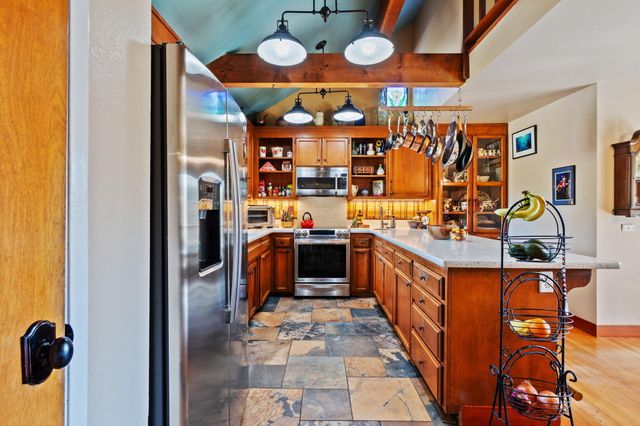 15553 Middletown Park Drive, Redding, CA 96001