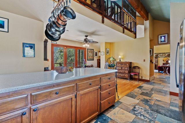 15553 Middletown Park Drive, Redding, CA 96001