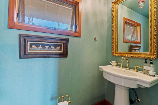 15553 Middletown Park Drive, Redding, CA 96001