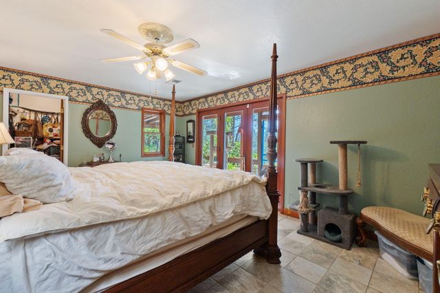 15553 Middletown Park Drive, Redding, CA 96001