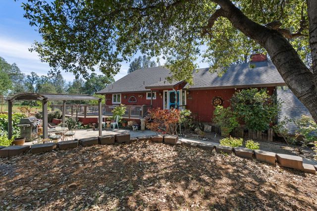 15553 Middletown Park Drive, Redding, CA 96001