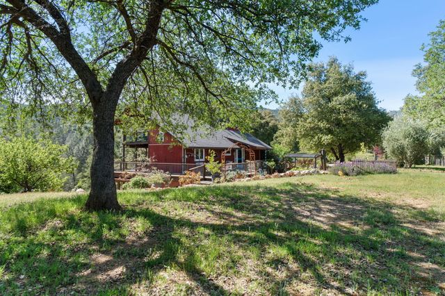 15553 Middletown Park Drive, Redding, CA 96001