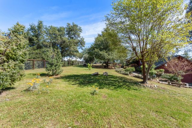 15553 Middletown Park Drive, Redding, CA 96001