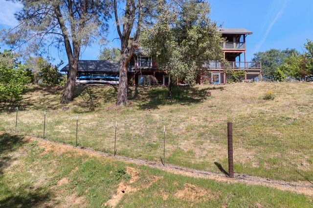 15553 Middletown Park Drive, Redding, CA 96001