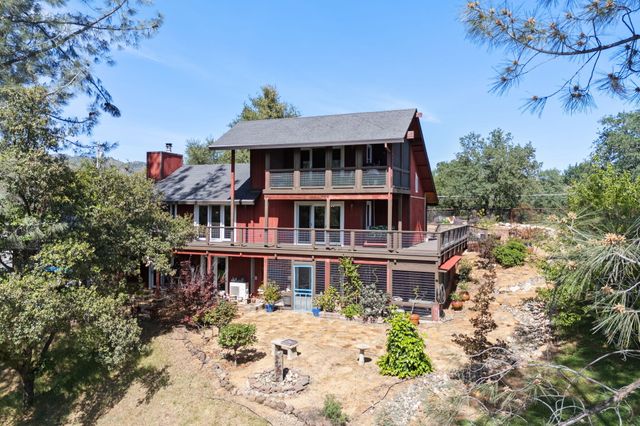 15553 Middletown Park Drive, Redding, CA 96001