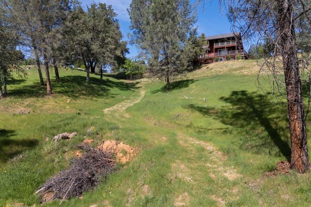 15553 Middletown Park Drive, Redding, CA 96001