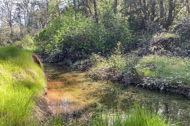 15553 Middletown Park Drive, Redding, CA 96001